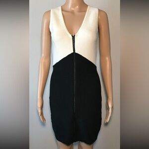 Trina Turk Women's Dress Size S Ivory Black Knit Sheath Full Zip Closure Cotton